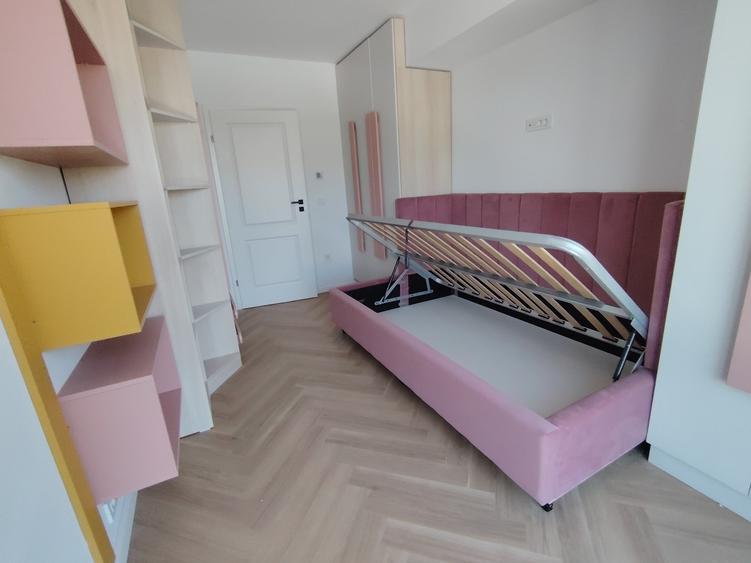 Apartament cu 3 camere decomandat în Cug