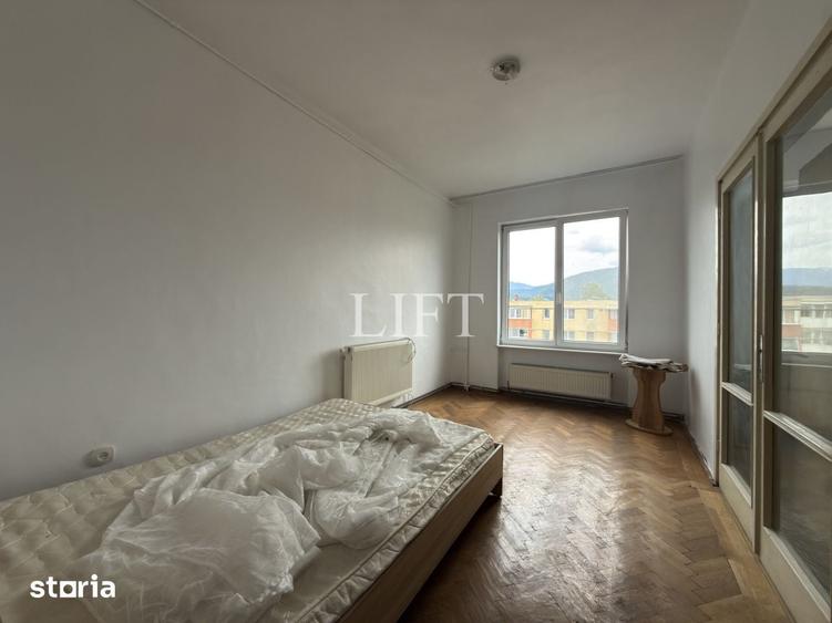 Apartament cu 2 camere decomandat în Tractorul