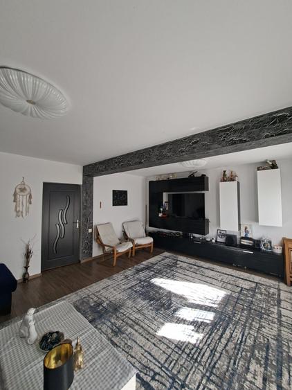 Casă cu 4 camere cu Teren 400 Mp în Sânpetru