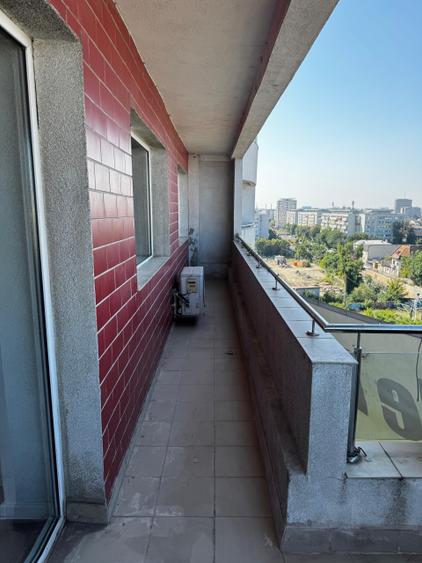 Apartament cu 3 camere decomandat în Bucureștii Noi
