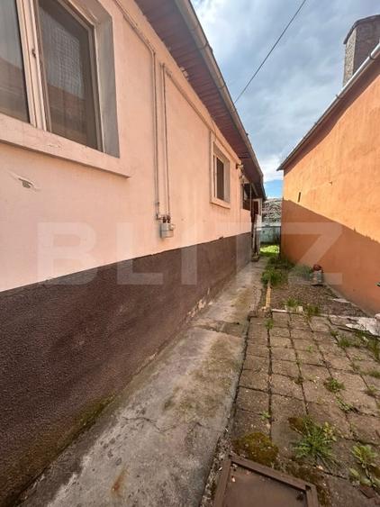 Casă individuală cu 2 camere cu Canalizare în Central