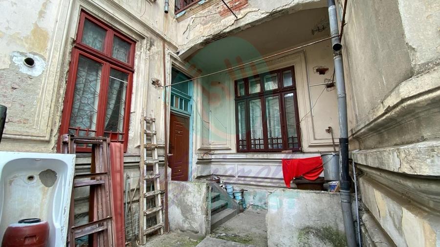 Apartament cu 4 camere semidecomandat în Unirii