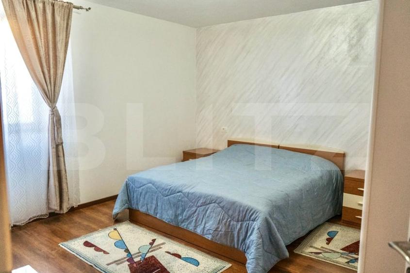 Casă individuală cu 6 camere cu Teren 1200 Mp în Cetate