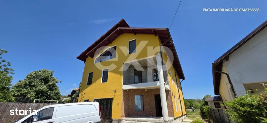 Casă cu 6 camere cu Piscina în Răzvad