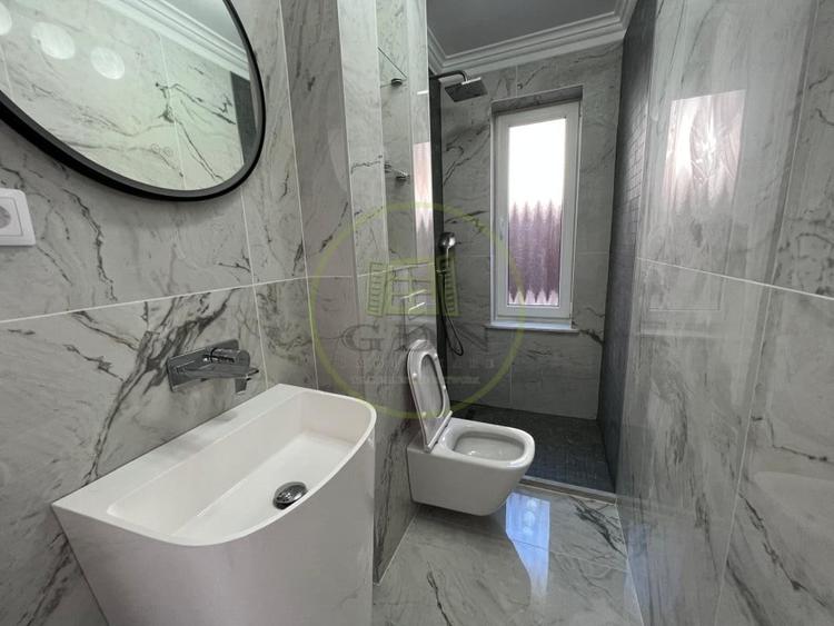 Duplex cu 4 camere cu Canalizare în Florești