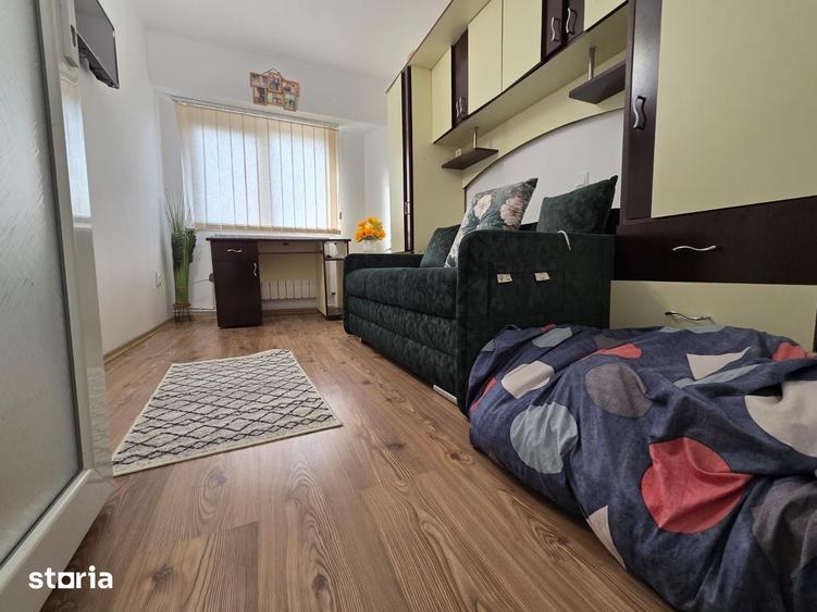 Apartament cu 4 camere decomandat în E3