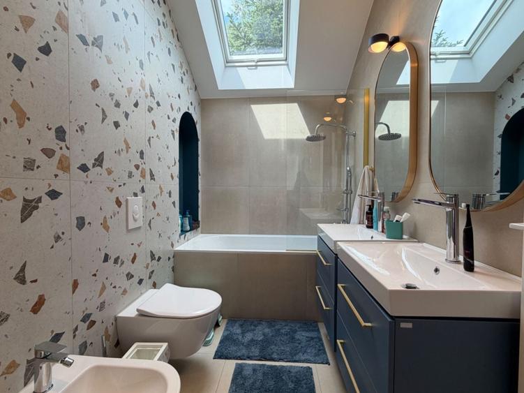 Duplex cu 5 camere cu Canalizare în Iancu Nicolae