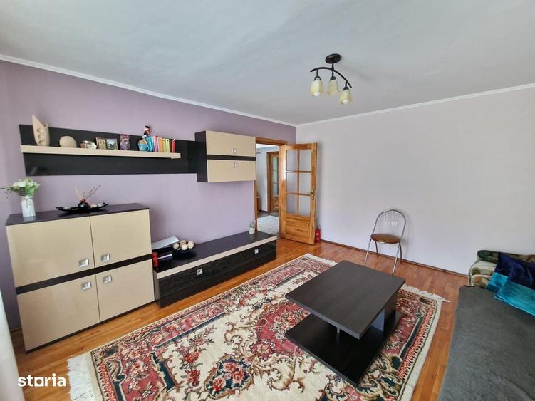 Apartament cu 3 camere decomandat în Rogerius
