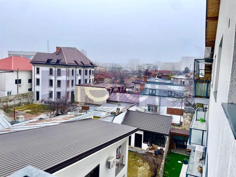 Apartament cu 3 camere semidecomandat în Calea Călărașilor
