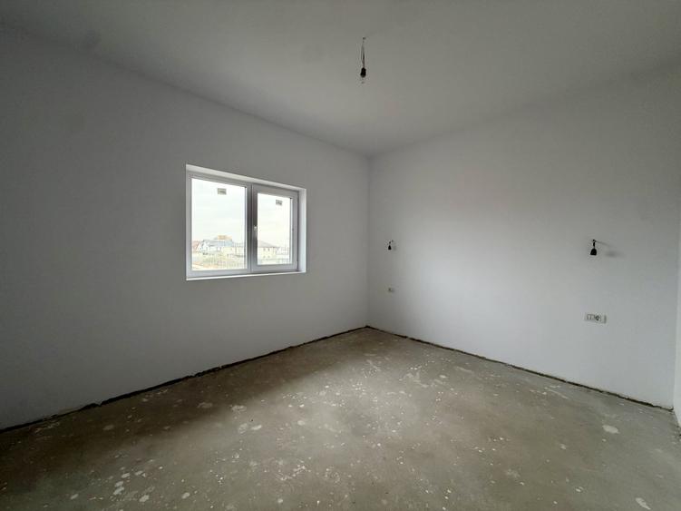 Duplex cu 5 camere cu Canalizare în Dumbrăvița