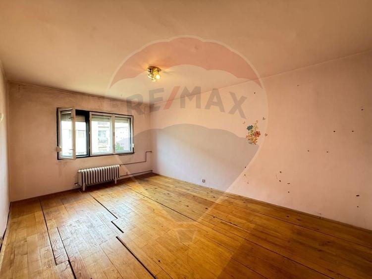 Apartament cu 2 camere decomandat în Central
