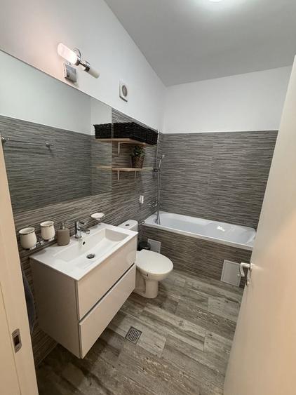 Apartament cu 2 camere decomandat în 1 Mai