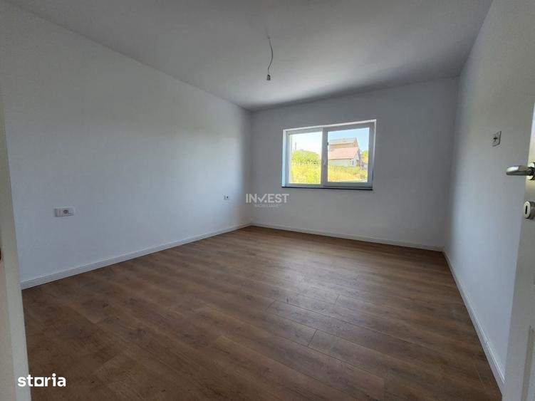 Casă cu 4 camere în Valea Adâncă