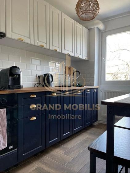 Apartament cu 2 camere semidecomandat, mobilat în Central