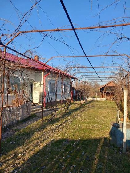 Casă cu Teren 1600 Mp în Colonești