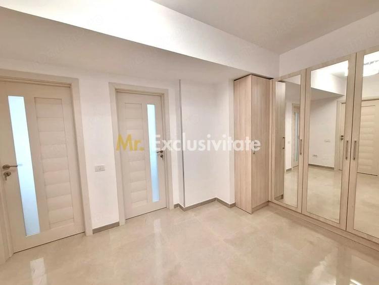 Apartament cu 4 camere decomandat în Craiovei