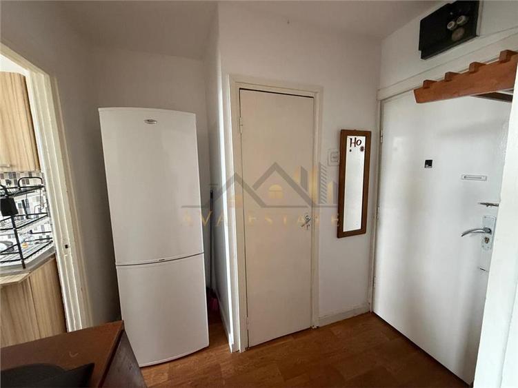 Apartament cu 2 camere semidecomandat în Cetății