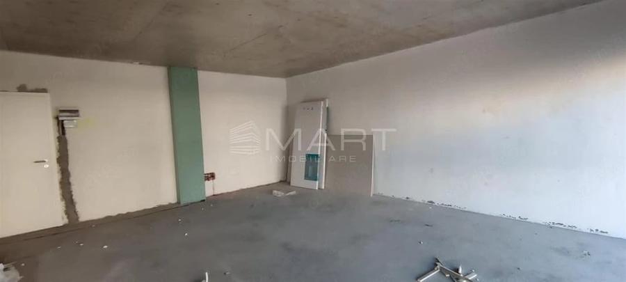 Spațiu comercial, de 40 mp, în Tractorul