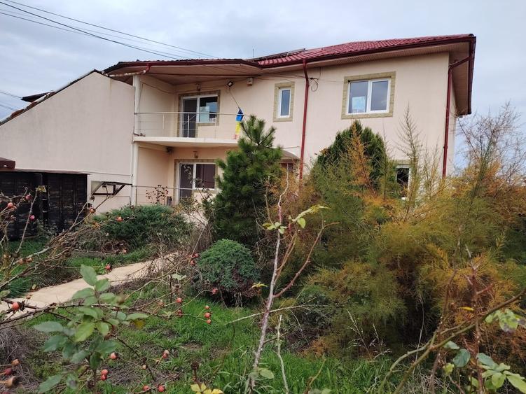 Casă cu 4 camere cu Teren 290 Mp în Central