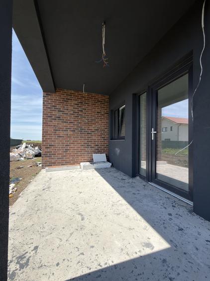 Duplex cu 5 camere cu Canalizare în Torontalului