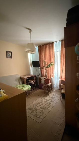 Apartament cu 3 camere decomandat în Berceni