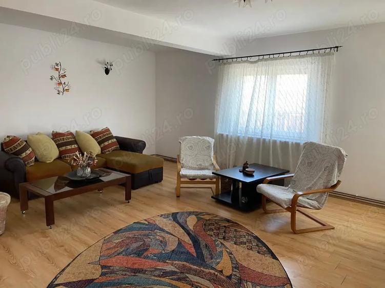 Casă cu 9 camere cu Teren 1500 Mp în Ceacu