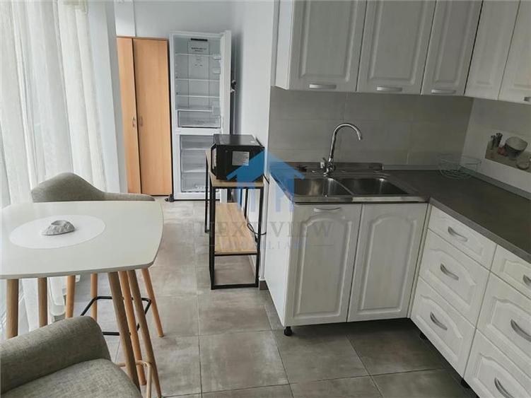 Apartament cu 3 camere decomandat în Gruia