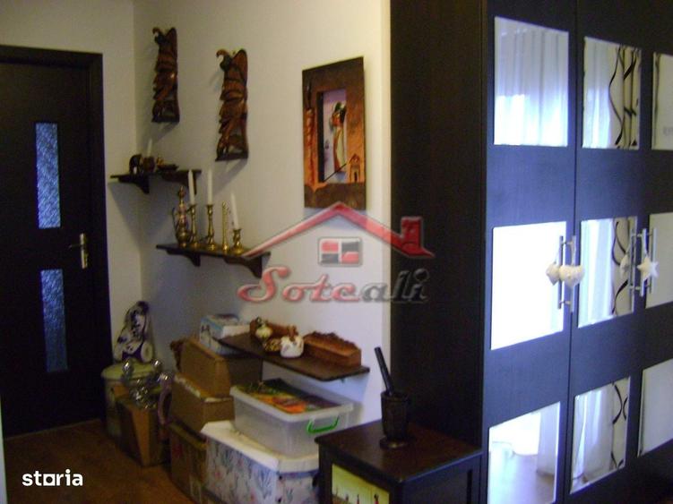 Casă cu 4 camere în Ghioșești