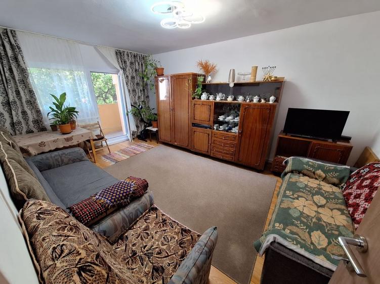 Apartament cu 2 camere decomandat în Zorilor