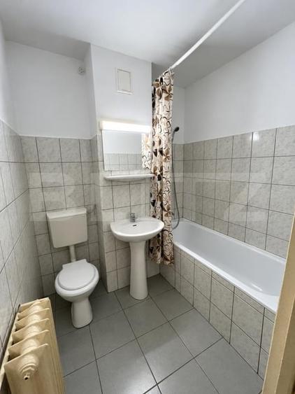 Apartament cu 3 camere decomandat, mobilat în Central