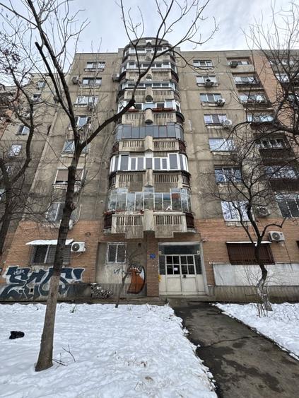 Apartament cu 2 camere decomandat în Virtuții