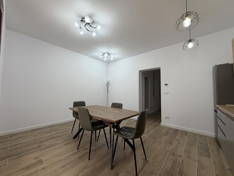 Apartament cu 2 camere decomandat în Central