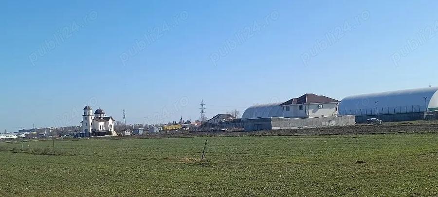 Teren de 3000 mp, în Palas