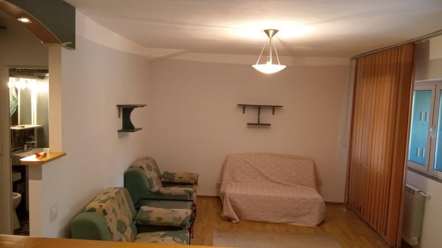 Garsonieră decomandată în Băneasa