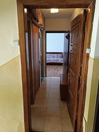 Apartament cu 2 camere semidecomandat în Girocului