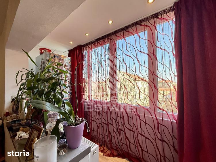 Apartament cu 3 camere decomandat în Lunei