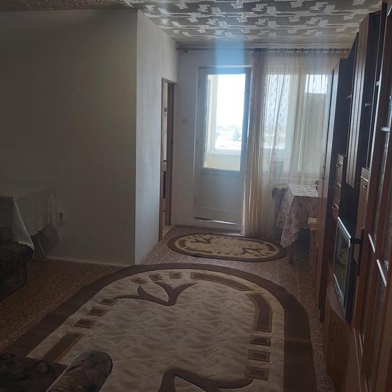 Apartament cu 2 camere semidecomandat în 13 Decembrie