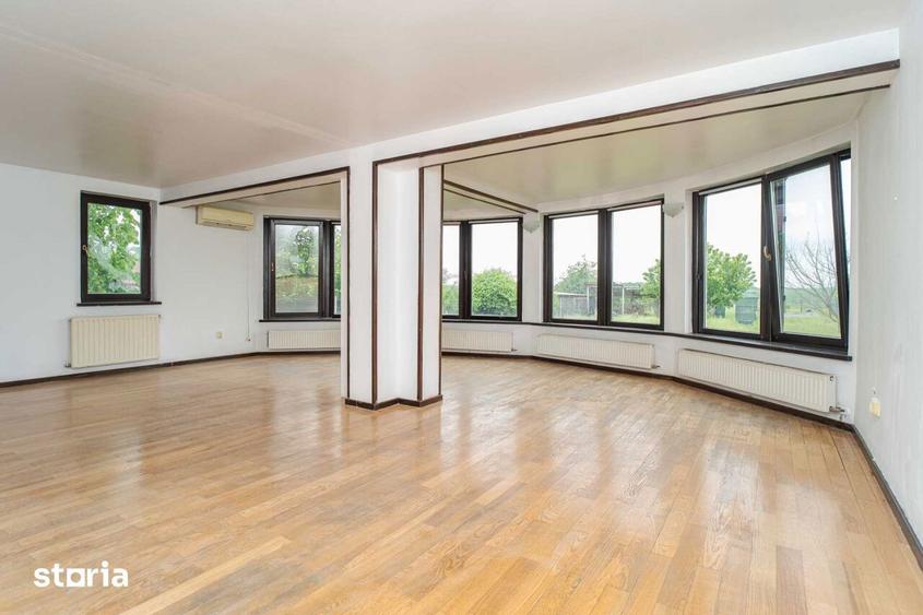 Casă cu 7 camere cu Teren 1495 Mp în Miroslava