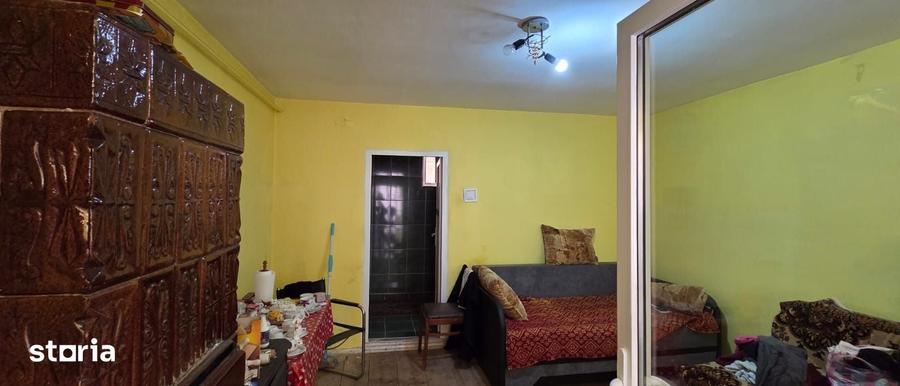 Casă cu 3 camere cu Teren 900 Mp în Central