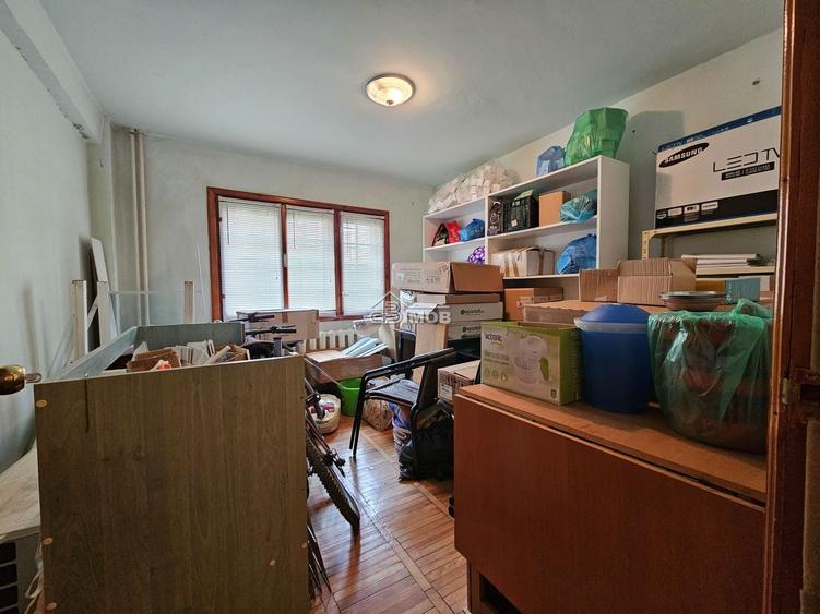 Apartament cu 4 camere decomandat în Micro 3