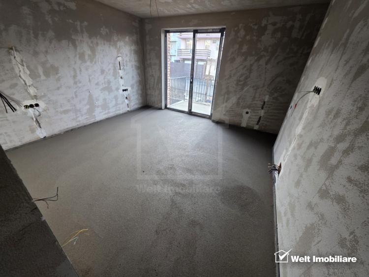 Duplex cu 5 camere cu Canalizare în Dezmir