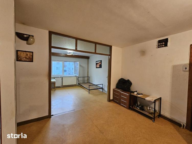 Apartament cu 3 camere decomandat în Mihai Eminescu