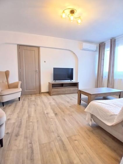 Apartament cu 2 camere semidecomandat în Cantemir