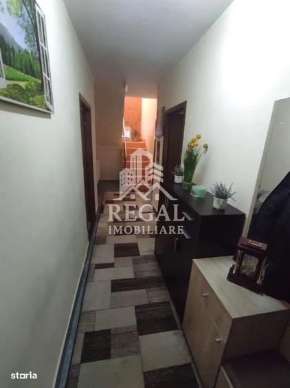 Casă individuală cu 4 camere cu Canalizare în Central
