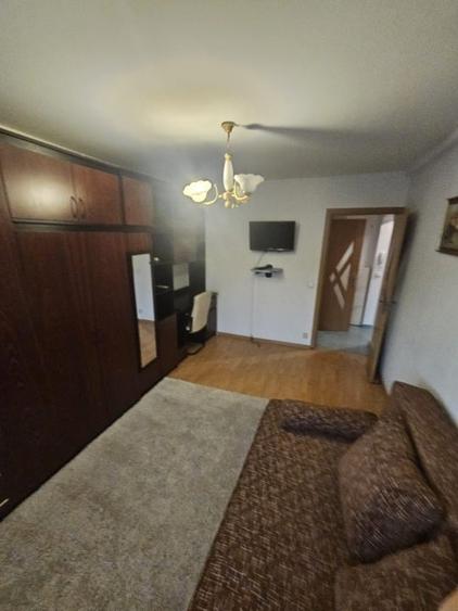 Garsonieră decomandată, mobilată în Tei