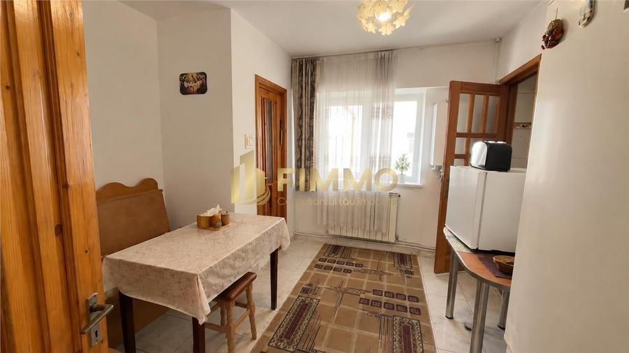 Apartament cu 3 camere decomandat în Obcini