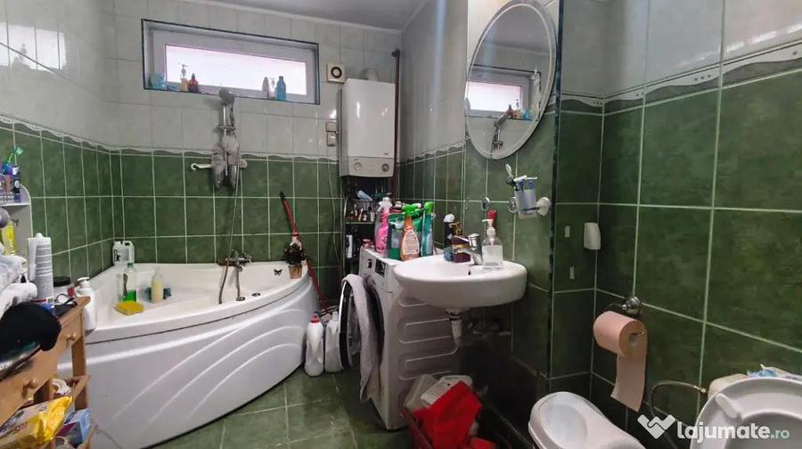 Casă cu 4 camere cu Teren 315 Mp în 22 Decembrie