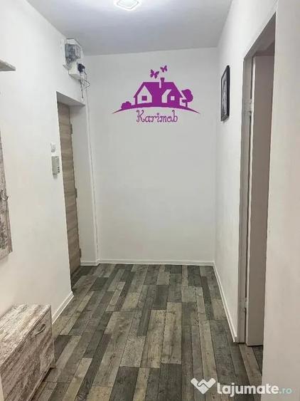Apartament cu 3 camere semidecomandat în Dacia