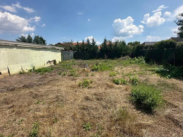 Casă cu Teren 568 Mp în Lunei
