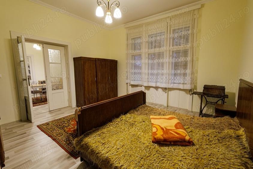 Casă cu 5 camere cu Teren 2900 Mp în Comloșu Mare